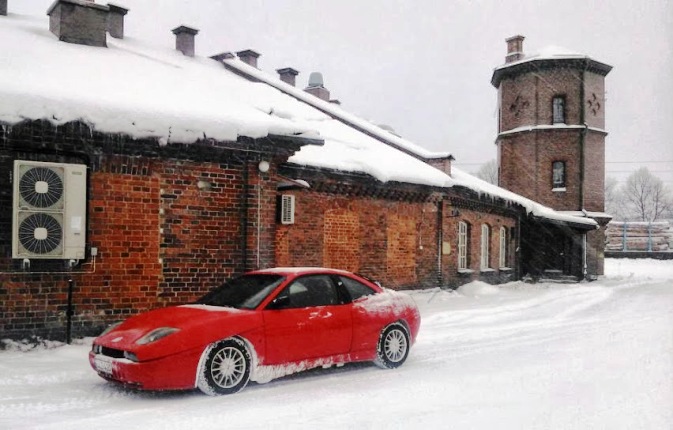 Järkevä talviauto parhaimmillaan. Tässä työkeikalla Joensuun suunnalla. Tästä pitäis luopua nyt...