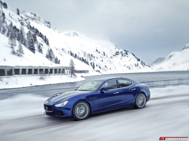 2014-Maserati-Ghbili-S-Q4-V6-Driving-640x479.jpg