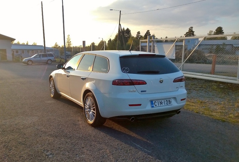 Alfa Romeo 159 Sportwagon.jpg