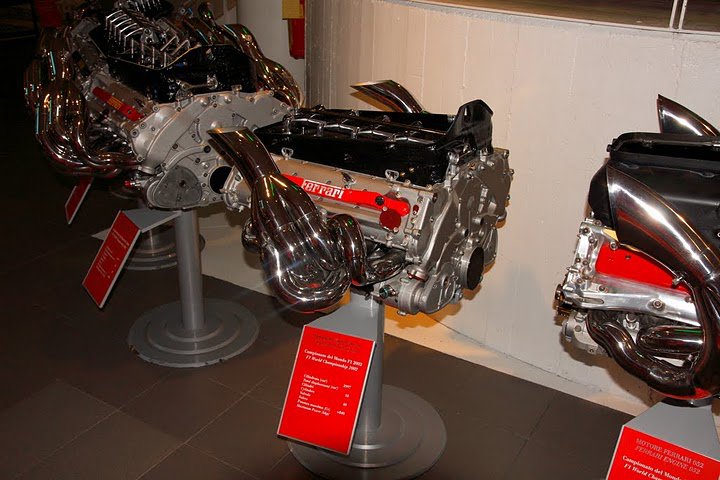 67627_1527562123408_1665353524_1217389_6796085_n.jpg