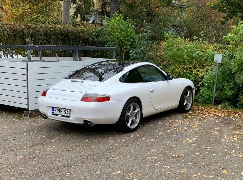 996 Carrera 4.jpg