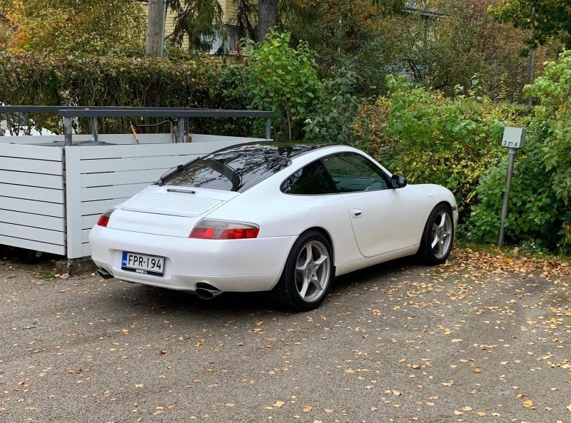 996 Carrera 4.jpg