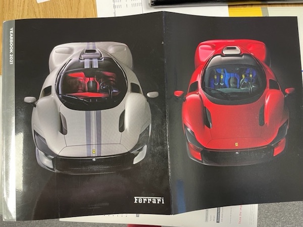 Ferrari_Yearbook_2021_cover.jpg