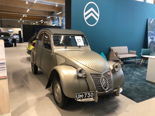 2CV_53_edestä.jpg
