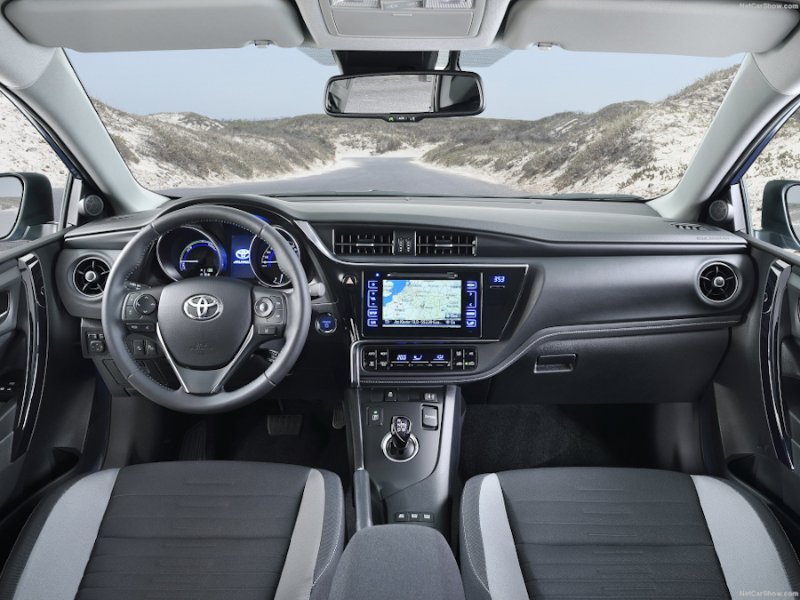 Toyota-Auris-2016-Interior.f73b17e9.jpg
