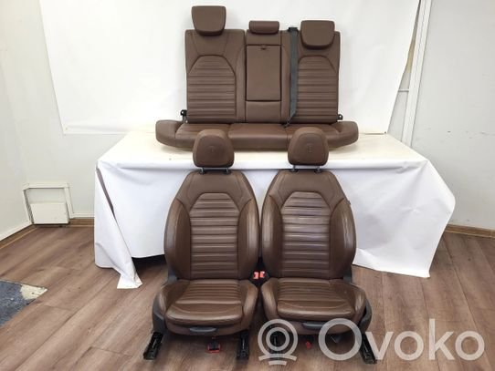 alfa_romeo_stelvio_seat_set.jpg