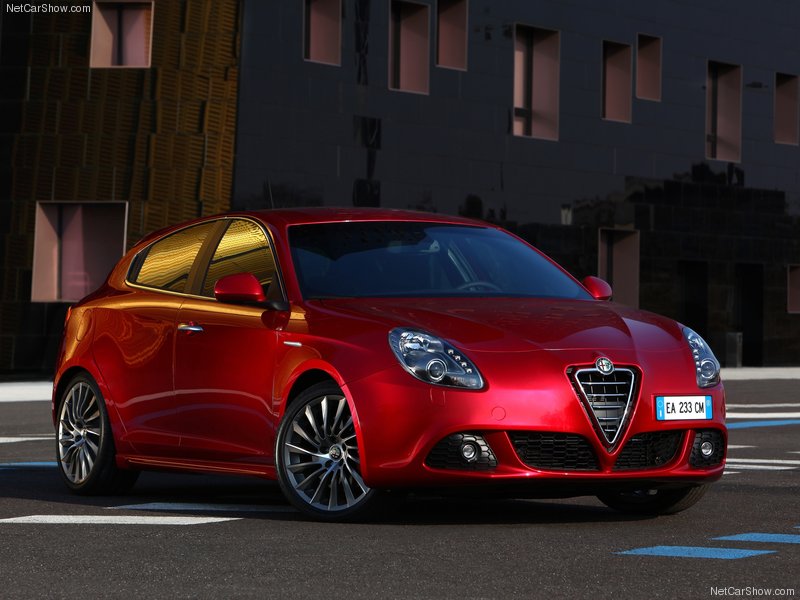 Alfa_Romeo-Giulietta_2011.jpg