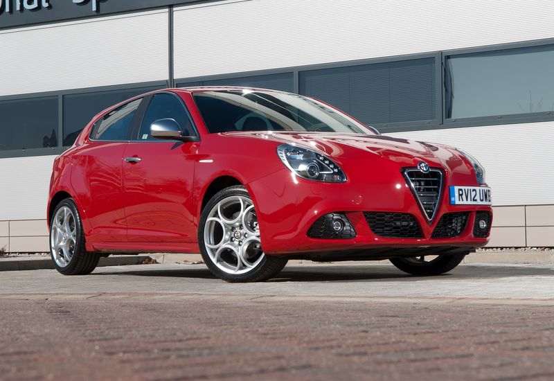 2012-alfa-romeo-giulietta-tct-15small.jpg