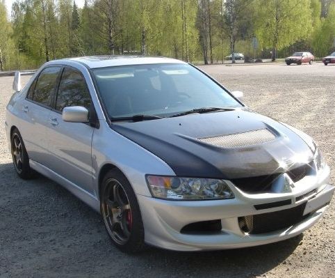 Evo VIII kesäasu.jpg