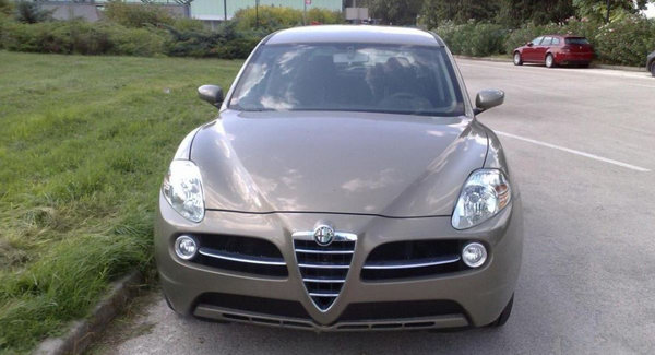 Alfa-Romeo-SUV-Scoop-01.jpg